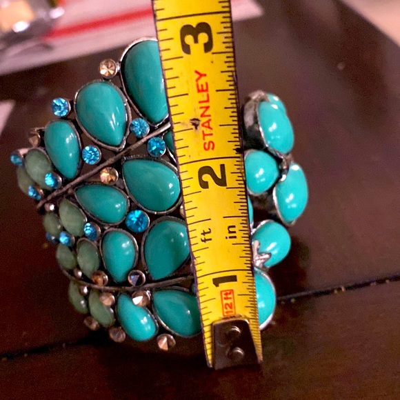 Jewelry Beautiful Costume Jewelry Bracelet Turquoise Color Looks Stunning Poshmark